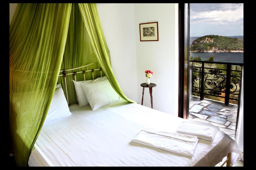 Mando Beachfront Stafylos Bilik gambar