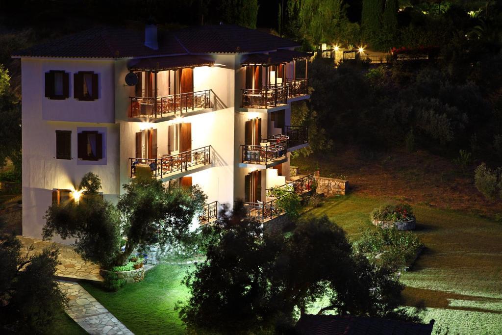 Mando Beachfront Stafylos Luaran gambar